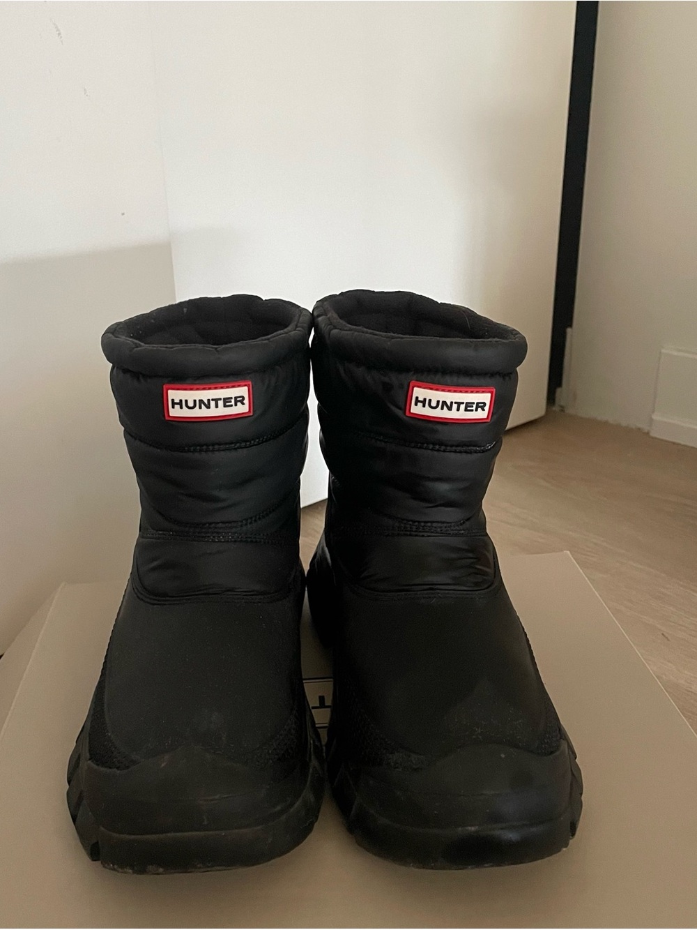 Hunter Women's Intrepid Short Winter Snow Boot Black, Size 9